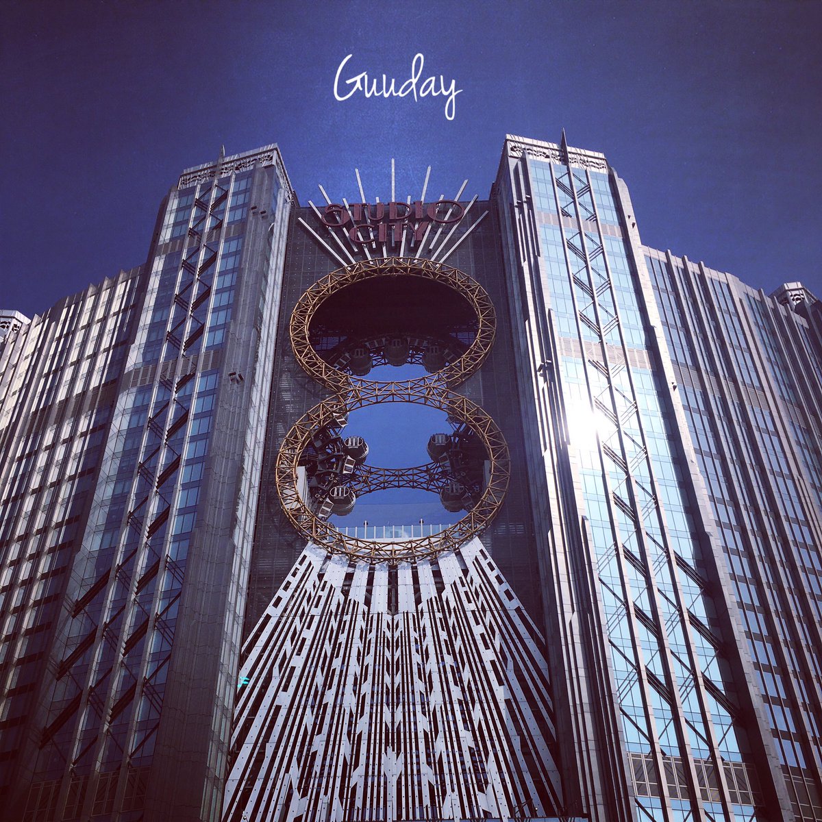 guudaykt's tweet photo. The Golden Reel
澳門「8」字摩天輪
#goldenreel #8字摩天輪 #澳門 #macau #新濠影匯 #studiocity #豪華 #richlife #guuday #riverescape #綠野遊蹤 https://t.co/XYGyasQiZg