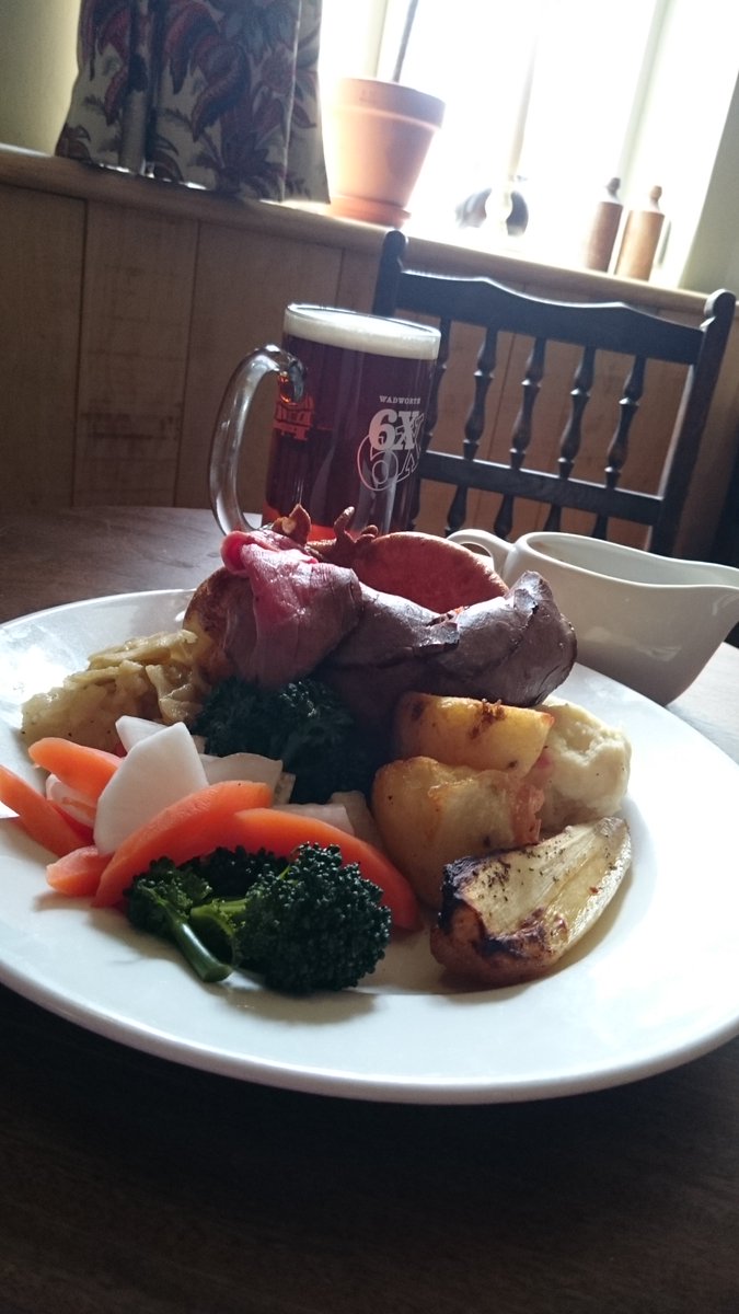HadleyBowlingGr's tweet photo. The Hadley Bowling Green Sunday Best..... we use the best ingredients for our Sunday roasts - Sit back and let us do all the hard work! https://t.co/pM7llsjkXD