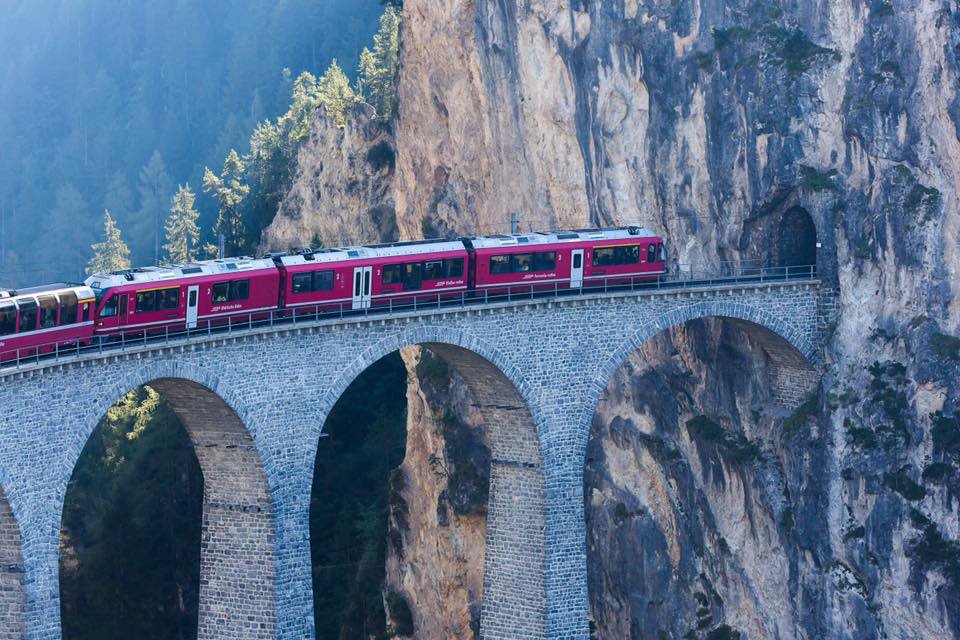 Samurai_Wifi's tweet photo. Landwasser Viaduct, Switzerland ❄️✨
Cr. Must Do Travels
#SamuraiWifi #GlobalWifi #Pocketwifi https://t.co/ms2s2owlCD