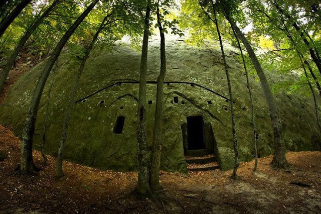 Karina__nana's tweet photo. #HiddenCave #Romania "There's a natural mystic
Blowing through the air" https://t.co/QTk2rjlmV3