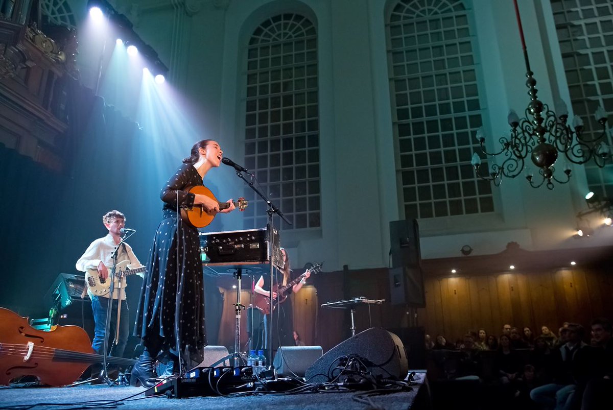 Europa's meest spraakmakende literatuur- en muziekfestival komt er weer aan! Heb jij al kaarten? denhaag.com/nl/crossing-bo…