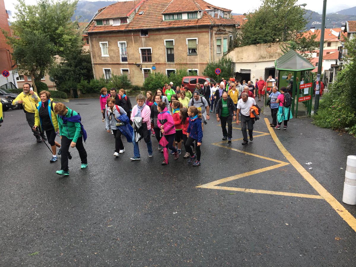truebaikastetxe's tweet photo. Comenzamos la VIII Martxa Solidaria “Subida a Artxanda” colaborando con @futubide y @AspaceBizkaia #SubidaArtxanda https://t.co/iUikQiUkvF