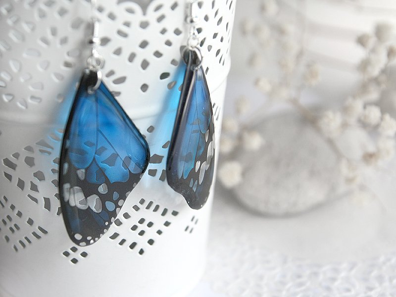 OnlyAnnaOnlyAnn's tweet photo. Blue earrings for her ♥ https://t.co/4YcRNruoJi #etsy #etsyshop #etsymntt #giftsforher #Christmas2017 https://t.co/TBW0RaQCtJ