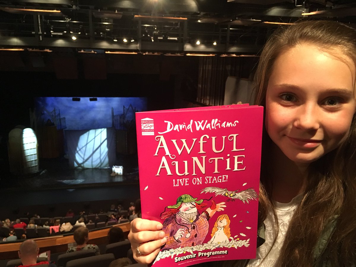 simonellisstory's tweet photo. Amazing @_AwfulAuntie on stage @theatresevern - incredible cast and staging! #AwfulAuntie https://t.co/ZXQgxkGTEf