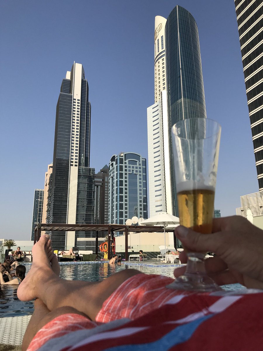 aaronzsteele's tweet image. Rooftop coldly after a 3 week desert roast. 🔥  #WaveOz #dubai #detoxisover #stella@40stories