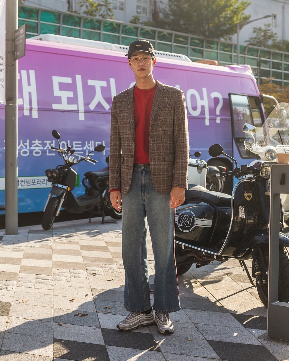 b_taeeunTH's tweet photo. 📸 StreetStyle l Bang Taeeun l  #seoulfashionweek #SFW #SFWSS18 cr.jungmu__ https://t.co/XPJeCmfCjq