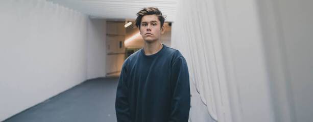 TheHitAU's tweet photo. .@alldaychubbyboy co-hosts #HitAU tonight! Playing his latest "In Motion" with @jpnswllppr plus recent collabs with @JaiWaetford @FamousDex https://t.co/lVOXBn9D6E