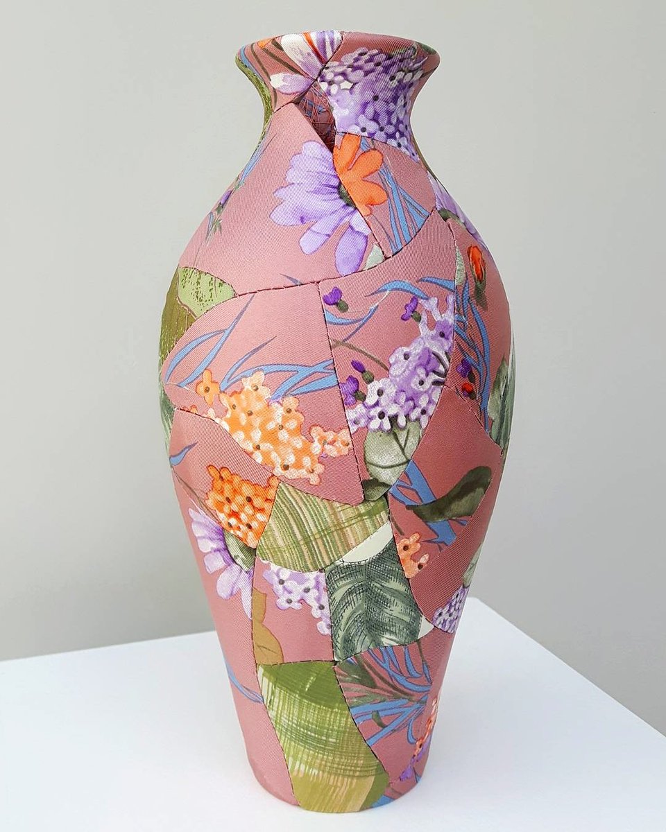 ZoeHillyard's tweet photo. Last day of #balancingtensions at Anthropologie Gallery King's Road #ceramicpatchwork #contemporarycraft https://t.co/MQZdHM4Hxs