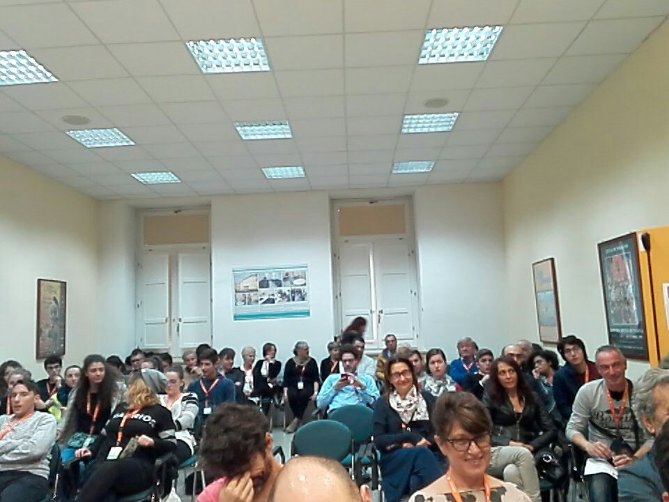 EPietrafesa's tweet photo. #SHU2017 finalmente partiti con la presentazione dei progetti finali https://t.co/1fiJgmlfWB