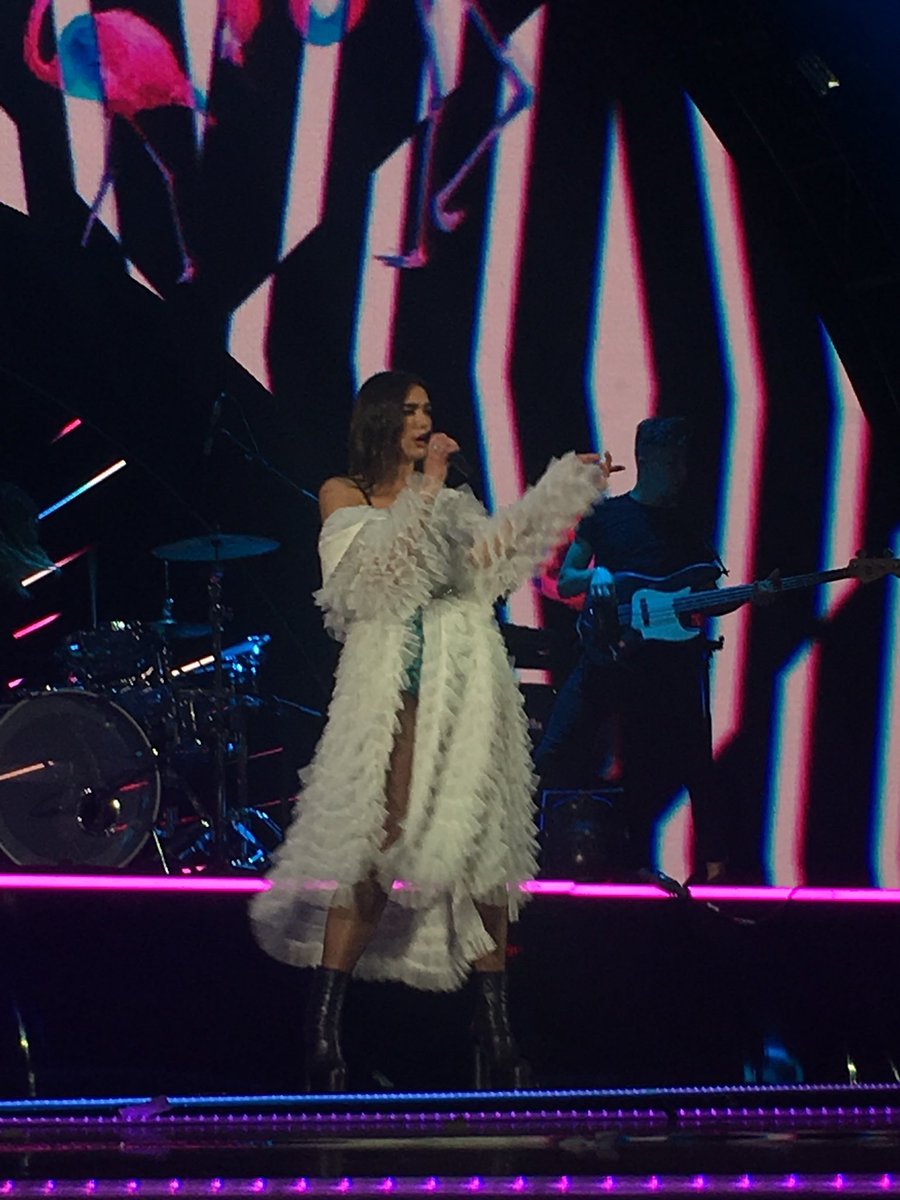 Dua performing at the #R1TeenAwards! (via <a href="/incrediblekarla/">em</a>)