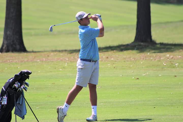 CoachNagy13's tweet photo. Day 2 @ Egwani Farms Invitational & Antonio Farinella is in the TOP 5! Good luck today! #FarragutGolf #GoTonio #Gladiator @afarinella4 https://t.co/oTxmuHGIF1