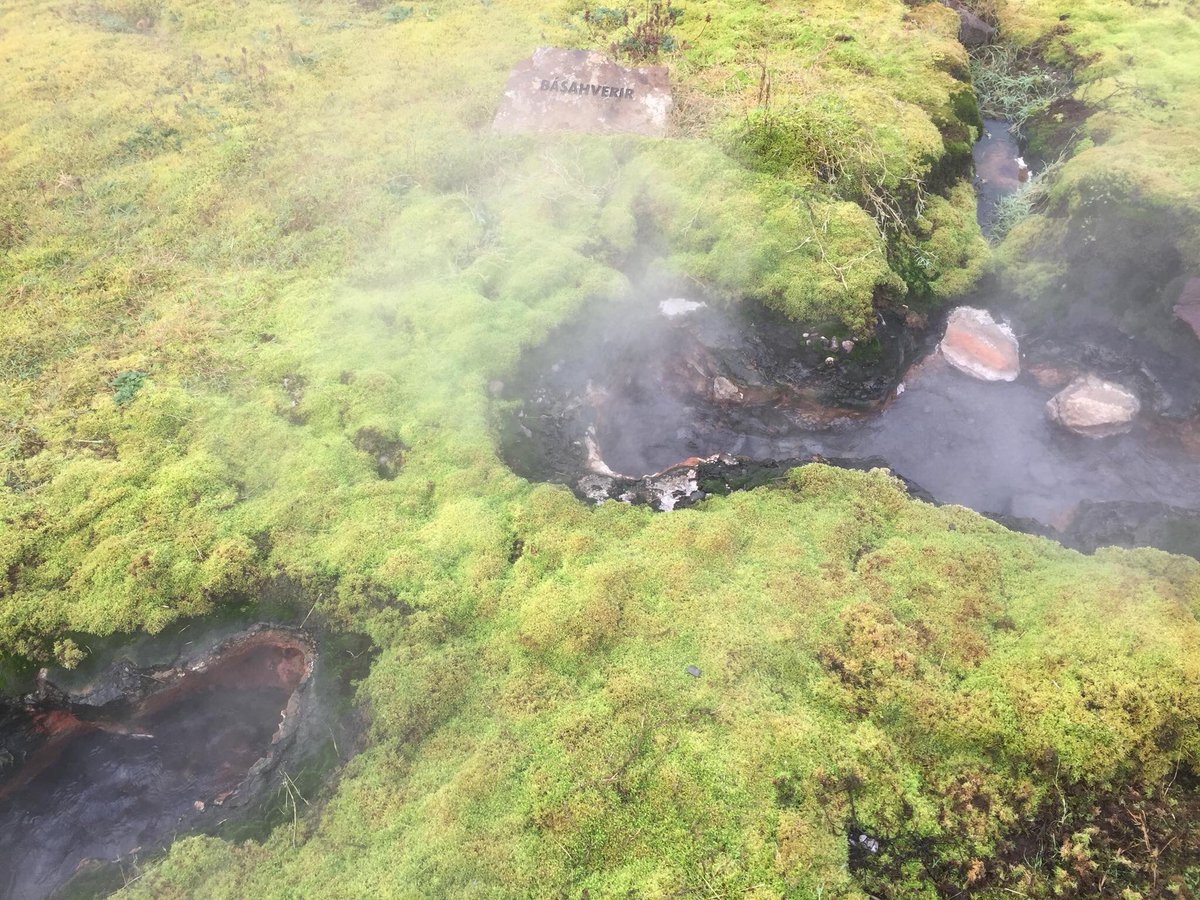 Crestwood_DfE's tweet photo. 🇮🇸 ICELAND 🇮🇸
#SecretLagoon
#GeothermalPools with temperatures of up to 100oc feed the main pool with lovely warm water. 
Students loved it! https://t.co/LP2BpiXJSZ