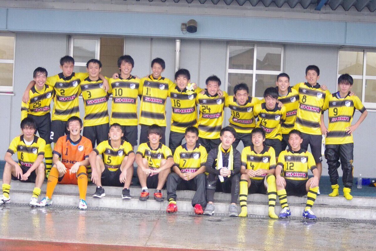 K_Kento1215's tweet photo. 松蔭高校サッカー部を引退しました。
自分は不完全燃焼だったけれど、みんなとサッカーできて最高に楽しかった。
ありがとう。 https://t.co/K5TfwQuDpc