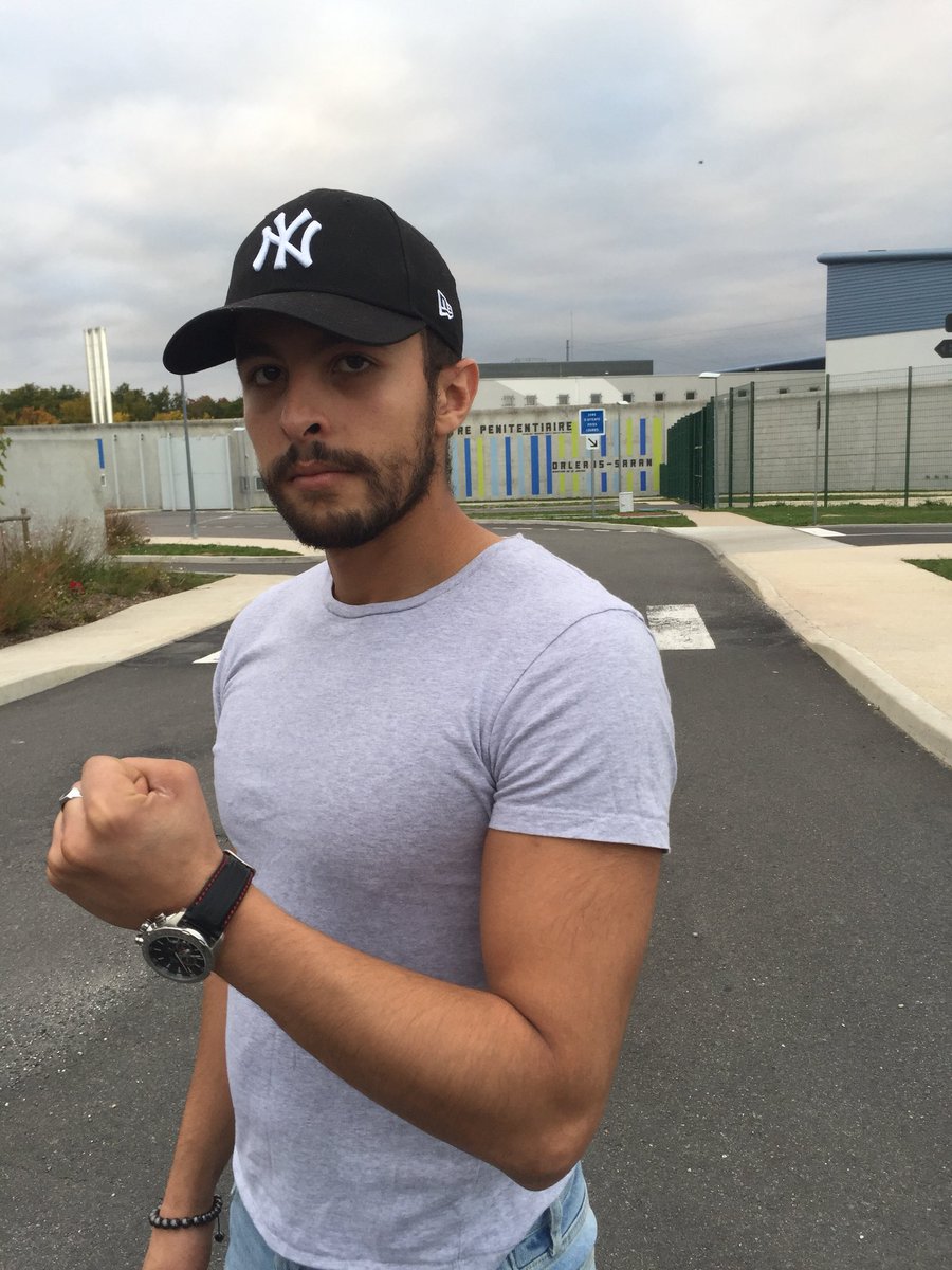 voltsface's tweet photo. LIBERTA !! @Hayce_Lemsi EST SORTI DE PRISON 🙏🏼🙏🏼 https://t.co/aEXjD5NOJi