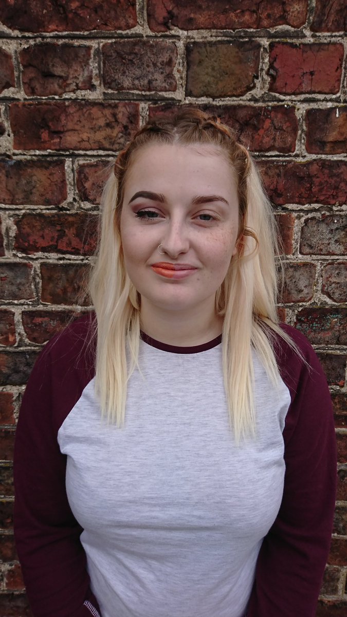 ParoxysmCumbria's tweet photo. Do you really see a difference? Embrace your natural beauty 😍 #naturalbeauty #halfmakeup #selfie #paroxysm #beauty #carlisle #cumbria https://t.co/YkgIcajI4z