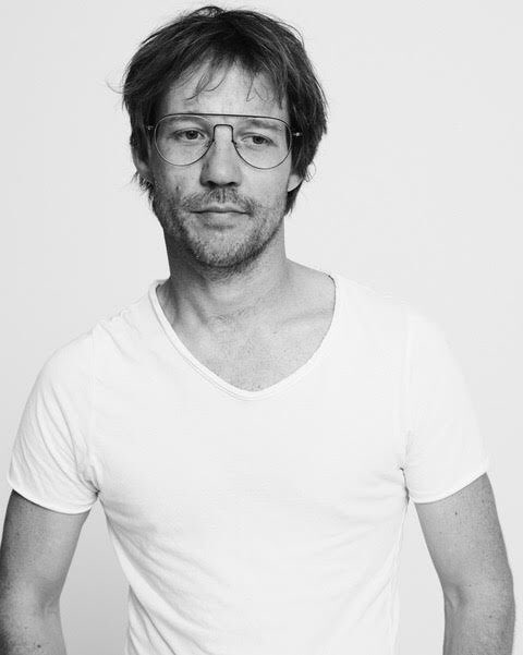insidemybones_'s tweet photo. Ik ben van binnen vooral nog wel een jongetje. Een jongetje dat eigenlijk heel snel geraakt kan worden. #insidemybones https://t.co/0XTzPUDqGv