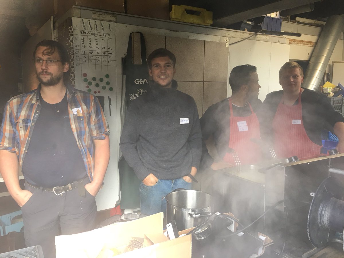 Vandaag was er open dag bij biologische boerderij Veld en Beek te Doorwerth. CDA Renkum was hier ook weer bij! 🐄🥛🍞🧀🍟🍺🥚🥔🍵