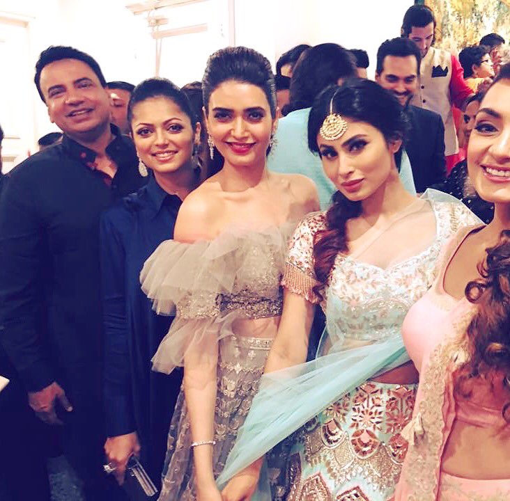 ThisIsAnilJha's tweet photo. #diwalinights #FestivalOfFriendship #throwback https://t.co/WJ9jE66F1x
