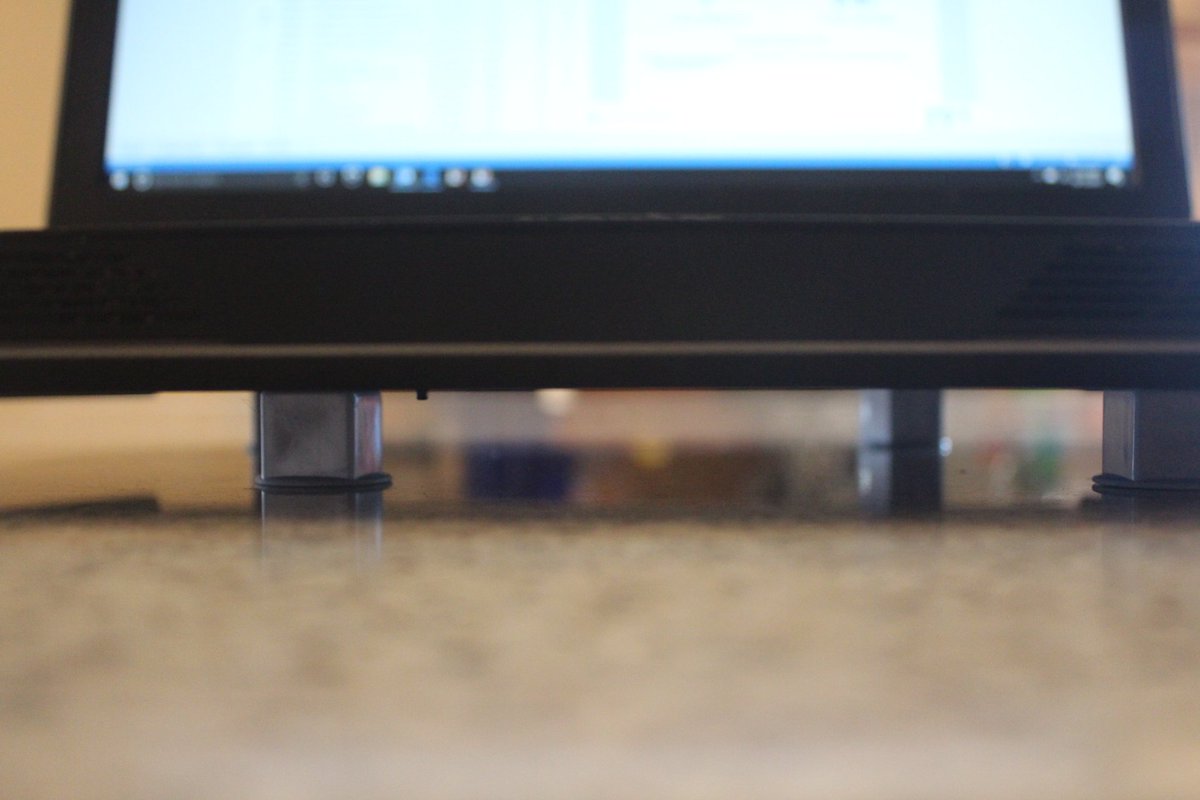 reviewsofcool's tweet image. The #DeviceStand portable cooling stand is brilliant b/c it's small enough to throw in travel bag AND works wonders. amazon.com/gp/product/B01…