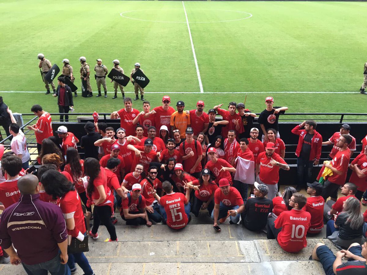 duduhenriqueb's tweet photo. Tu sabe que o bonde é forte e tu entra em desespero! 🇮🇩👊🏼 #LitoralNorteNosPertence #TorresPte #bagulhoélouco https://t.co/5OjR4W7btp