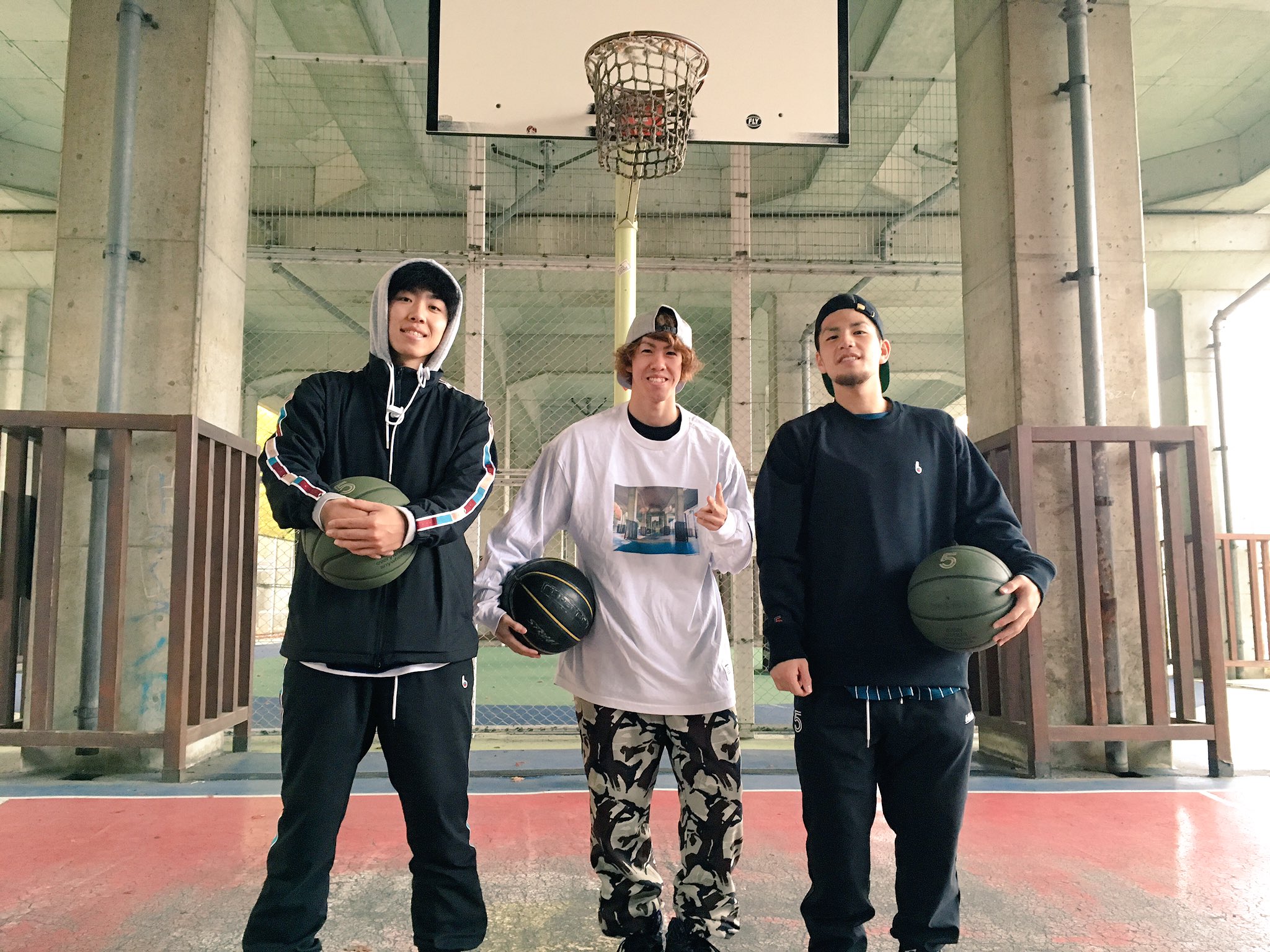 Yu Ya On Twitter 今日ヤバすぎた 生で目の前でストリートボールのスーパースター見れた 皆んなボーラホリックの服でカッコ良い格好して バスケして最高 ストリートでも競技でもフリースタイルでもバスケットボール持てば関係なし 良い繋がり