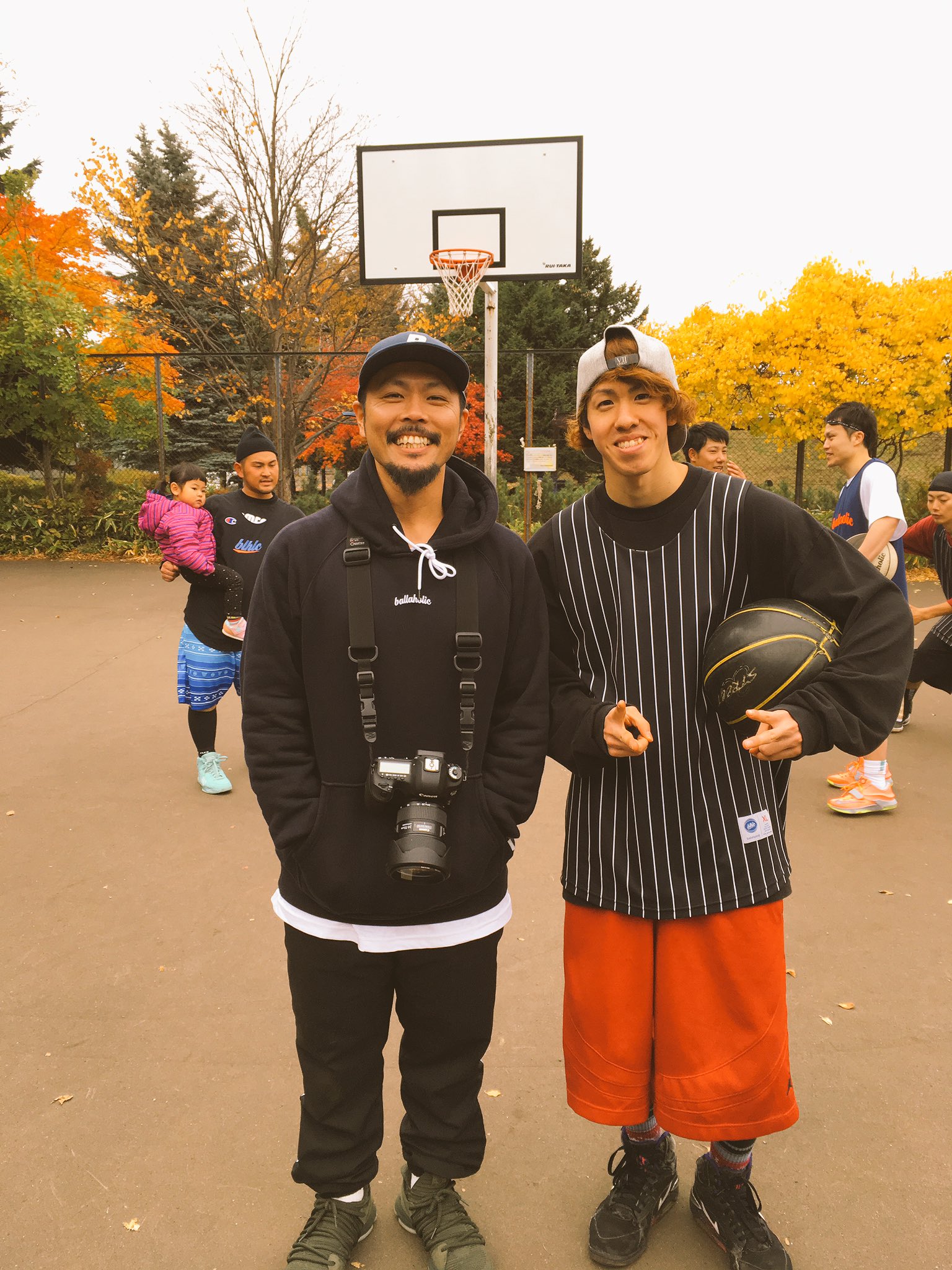Uzivatel Yu Ya Na Twitteru 今日ヤバすぎた 生で目の前でストリートボールのスーパースター見れた 皆んなボーラホリックの服でカッコ良い格好してバスケして最高 ストリートでも競技でもフリースタイルでもバスケットボール持てば関係なし 良い繋がり 最高 Uzivatel Yu Ya Na Twitteru 今日ヤバすぎた 生で目の前でストリートボールのスーパースター見れた 皆んなボーラホリックの服でカッコ良い格好してバスケして最高 ストリートでも競技でもフリースタイルでもバスケットボール持てば関係なし 良い繋がり 最高