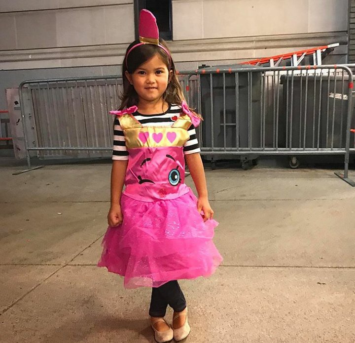 PeteHpimental's tweet photo. She's been so good so supportive,grown up.to thank her for being the best sister she got a present so she chose a unicorn outfit obviously https://t.co/J0FE9XHfQP