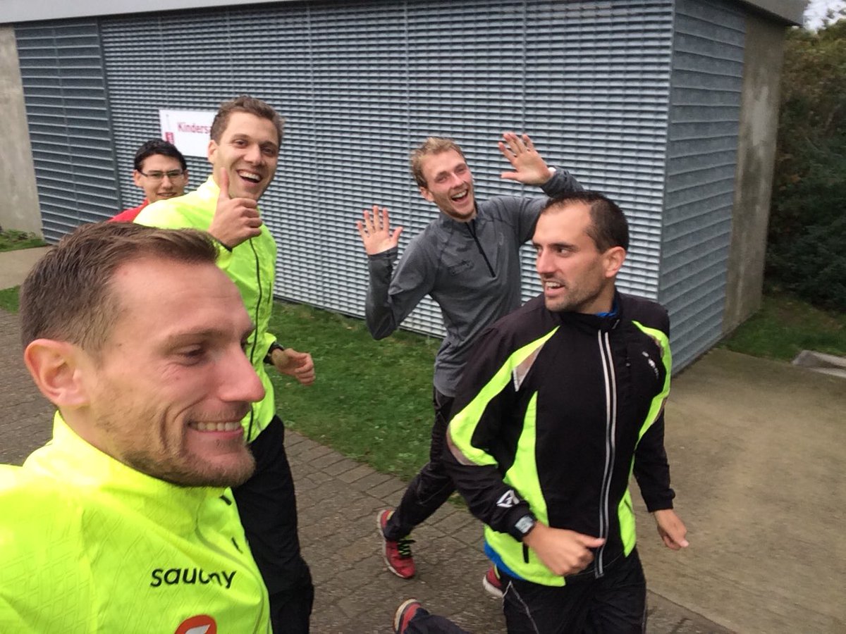 casteele_m's tweet photo. Easykit Crosscup Relais Gent 7e plaats. #BrothersOnARun #Sauconybenelux https://t.co/tfhUHll3tu