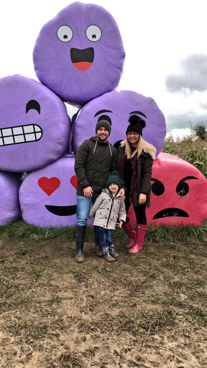 CiaraMeleady's tweet photo. So much fun collecting pumpkins today @AlrightPumpkin  🎃 #halloween #pumpkin #carving https://t.co/5PVxnDKiqI