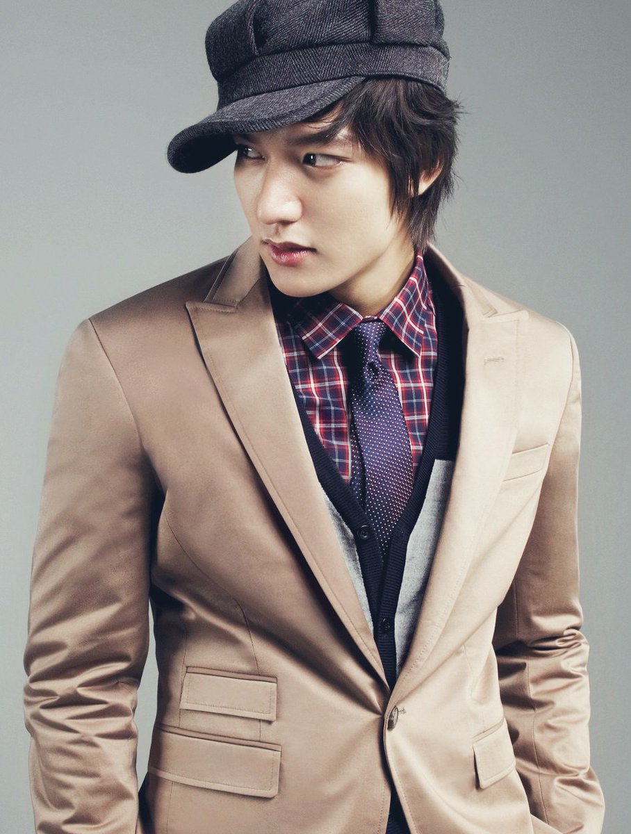 young2536114's tweet photo. 오늘도 잘자 내 심장아~"Dear mind, Please stop thinking so muchat night. I need to sleep." good night~ #이민호 #Leeminho https://t.co/GieCQGh2WO