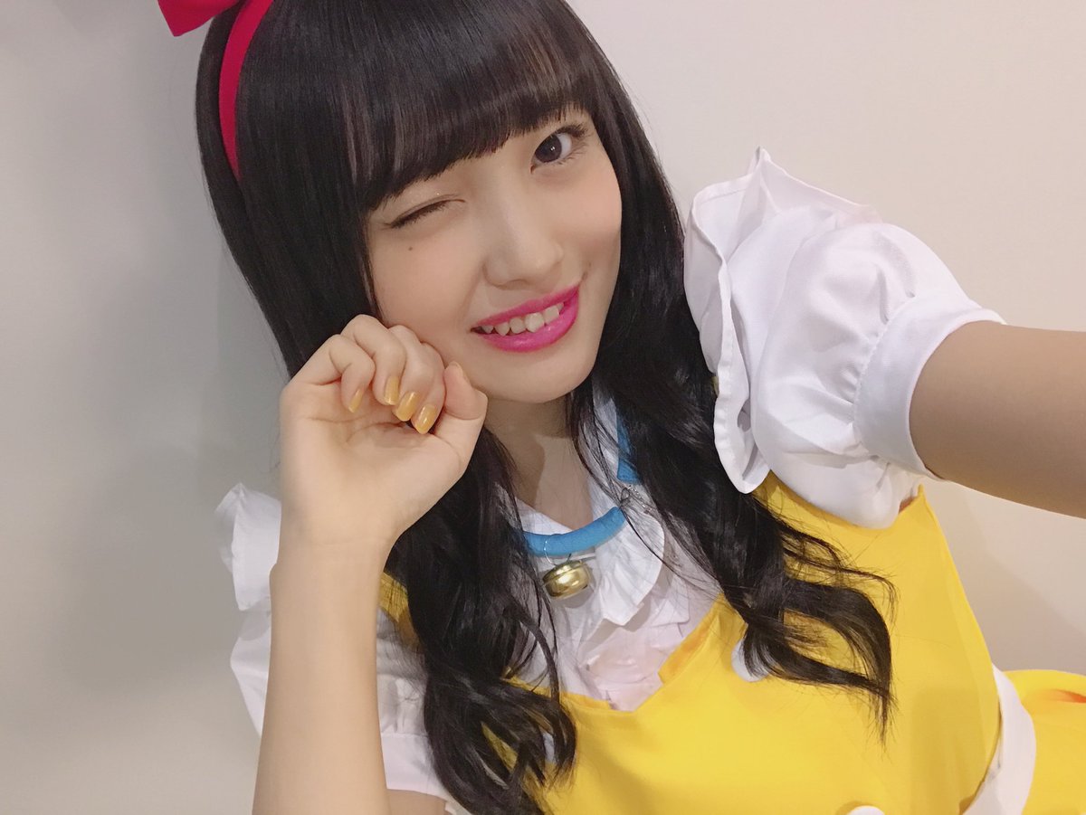ハロウィンでコスプレをする向井地美音 あげてけ