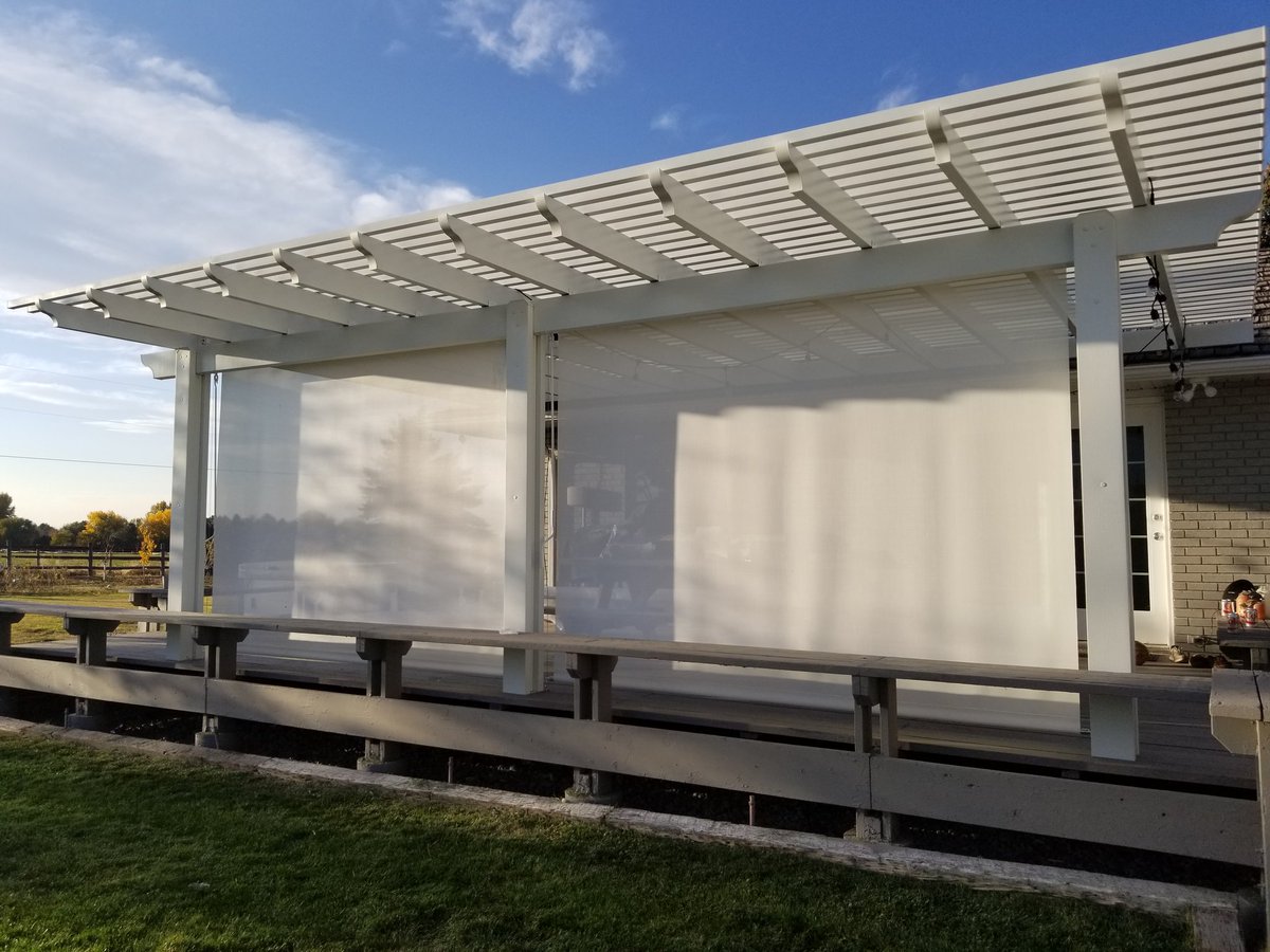 SuperiorPatio's tweet photo. Added some drop shades to a pergola we installed.  Perfect way to block sun and give privacy.  #dropshade #shade #pergola #patiocover https://t.co/H3vIjoubFq