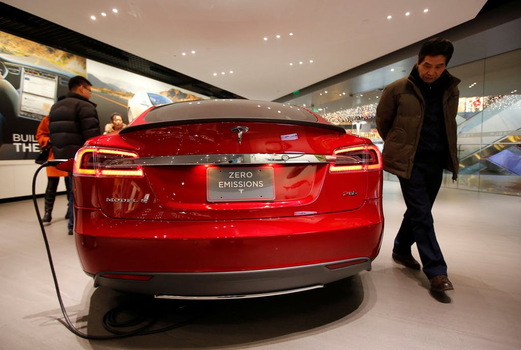 Tesla bouwt autofabriek in China fd.nl/ondernemen/122…