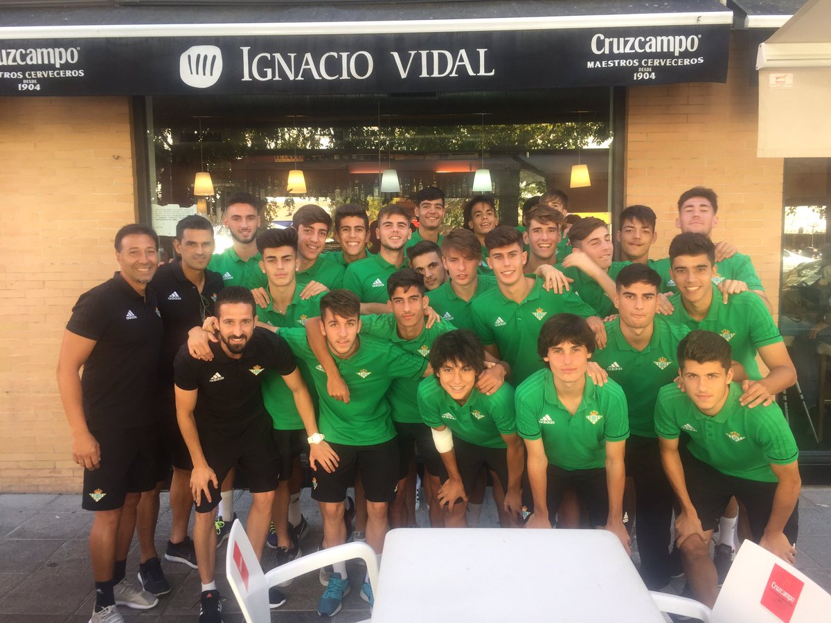 Tocó pagar la prima del derbi. Comida excelente para un equipo de categoría. Volveremos pronto...