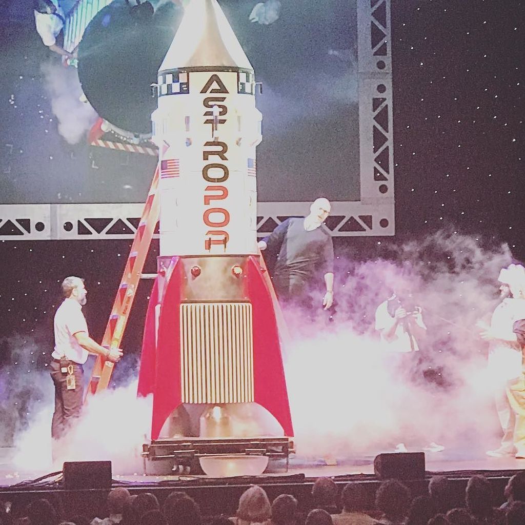 haven_alexx's tweet image. Giant popcorn maker 😜😱 another amazing show from  @altonbrown can’t wait for the next one #foodnetwork #foodn #alt… ift.tt/2yBFxeh