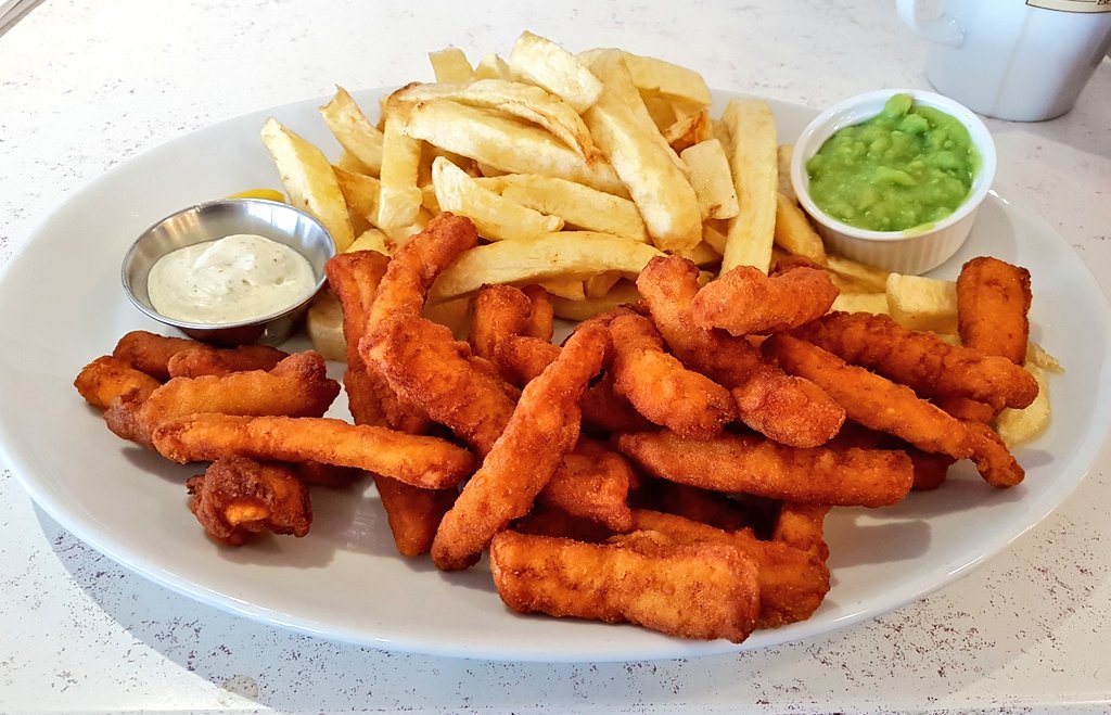 Squid &amp; Chips at
<a href="/Makcaris/">Makcaris ice cream</a> in #HerneBay
for a perfect seaside Sunday