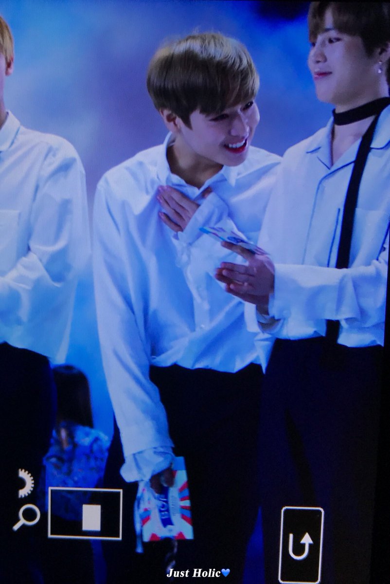 justholic_jh's tweet photo. 171022
#박지훈 #워너원 https://t.co/bP0tzSLPa9