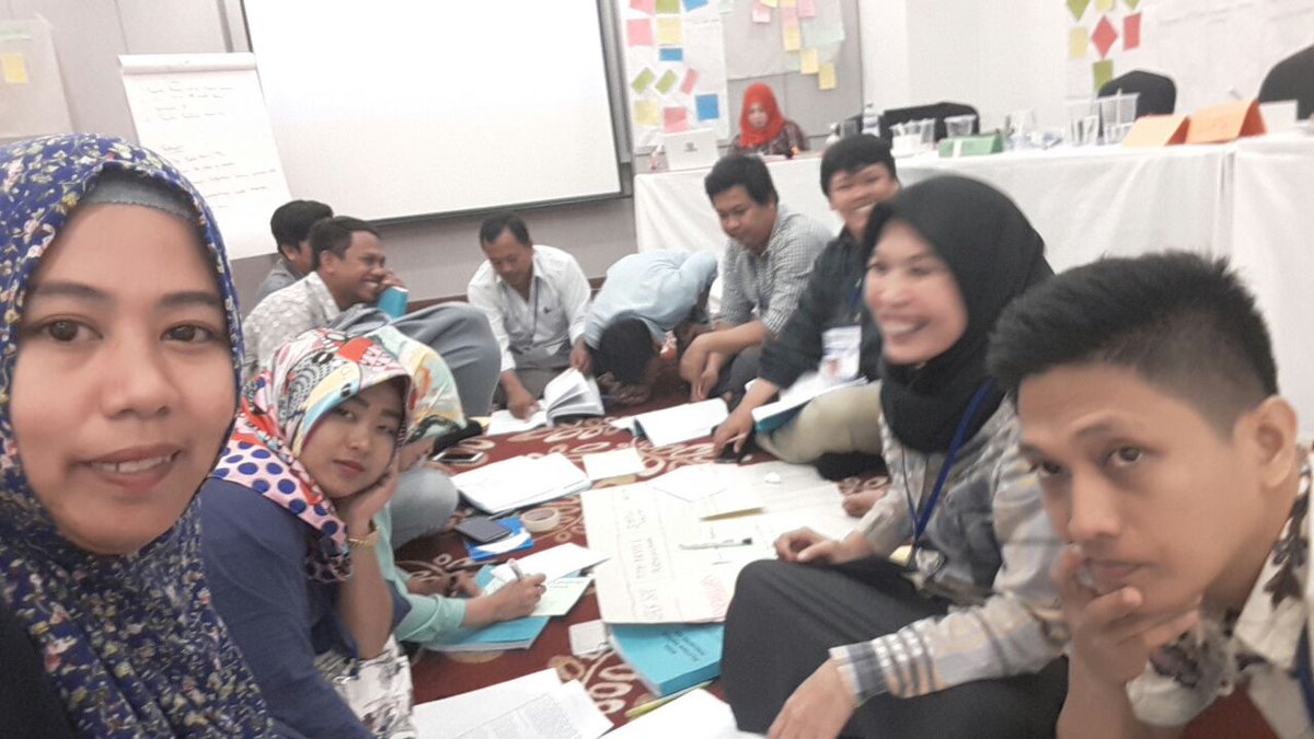 AndiYulianti13's tweet photo. PratugasPendampingDesa2017
Menguatkan desa
#ManfaatDanaDesa
#ProvSulSel
#KabBone
@jokowi
@EkoSandjojo
@taufikmadjid https://t.co/FfrvXv9PjR