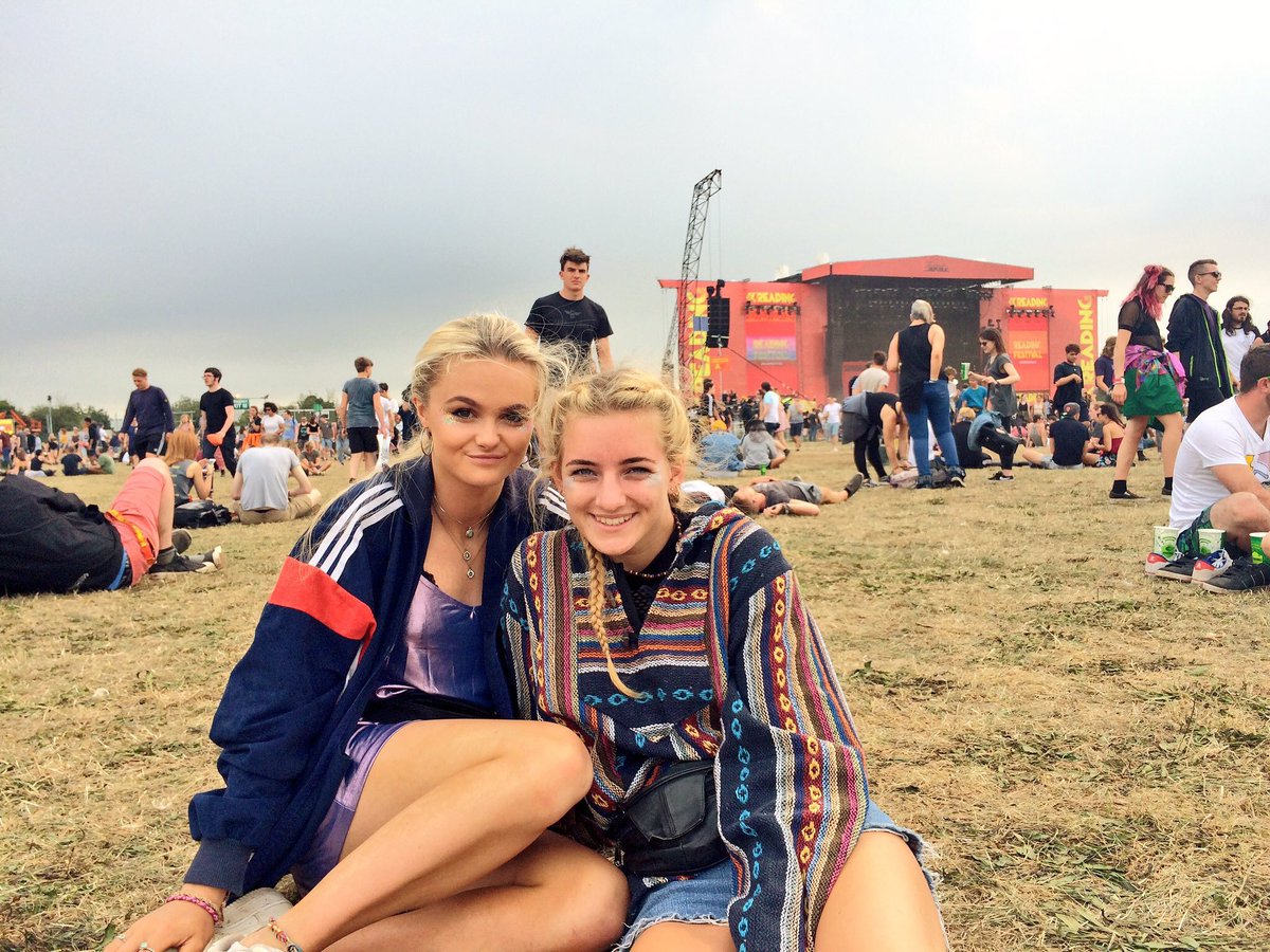 HebeEllie's tweet photo. happy birthday to one of my favourite people🌹would make a joke about music school but feel like I've overdone that now ;) lysm @amythomas80 https://t.co/PyPdoCka2K
