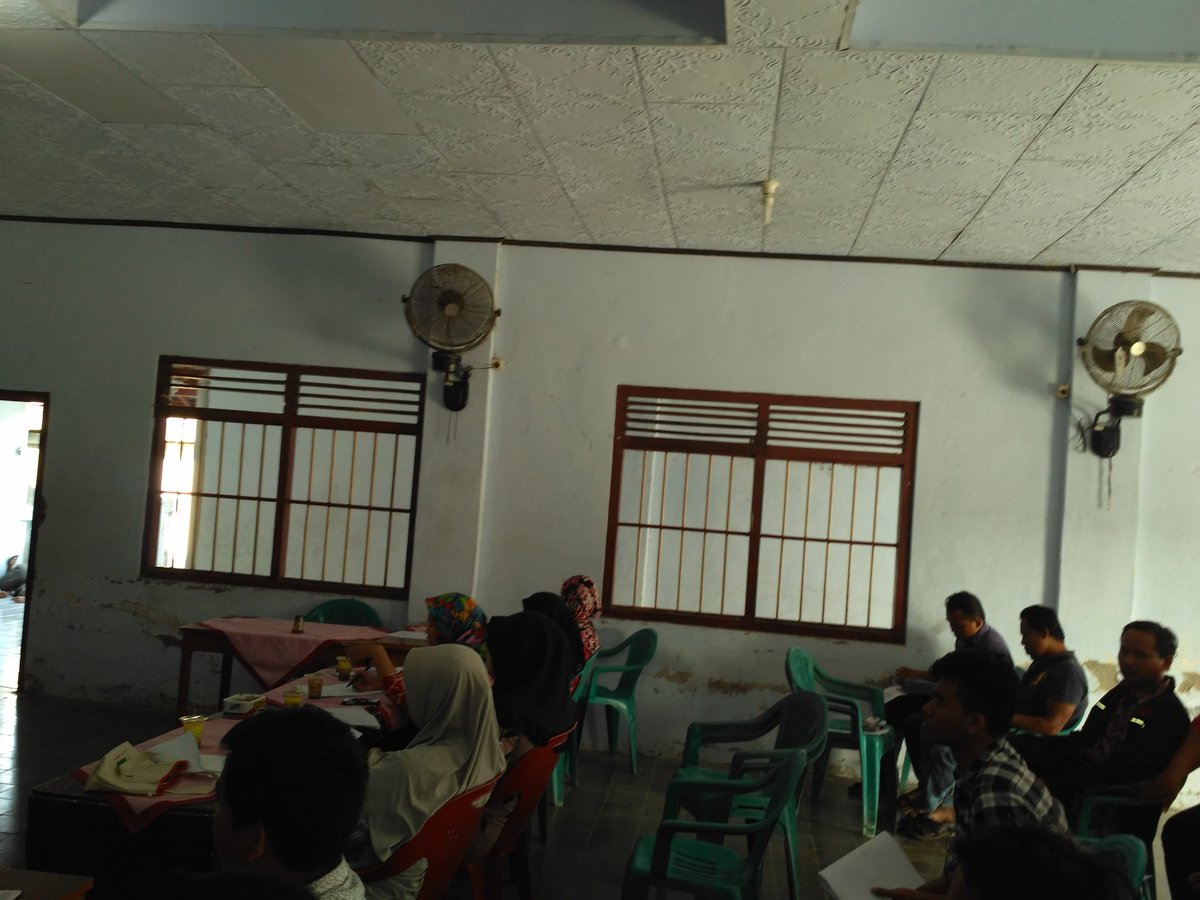 KBlendung's tweet photo. Sosialisasi lanjutan untuk para calon perangkat Desa Blendung
#desakupintar
#majupemuda

@KBlendung 
@puspindes 
@desablendung 
@Arra_168 https://t.co/cw2uIW8ESi