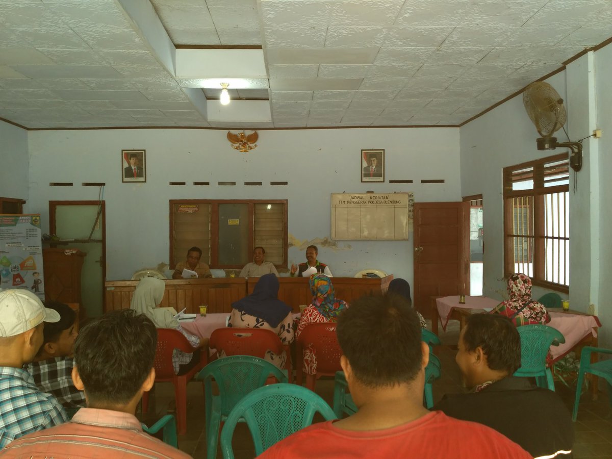 KBlendung's tweet photo. Sosialisasi lanjutan untuk para calon perangkat Desa Blendung
#desakupintar
#majupemuda

@KBlendung 
@puspindes 
@desablendung 
@Arra_168 https://t.co/cw2uIW8ESi