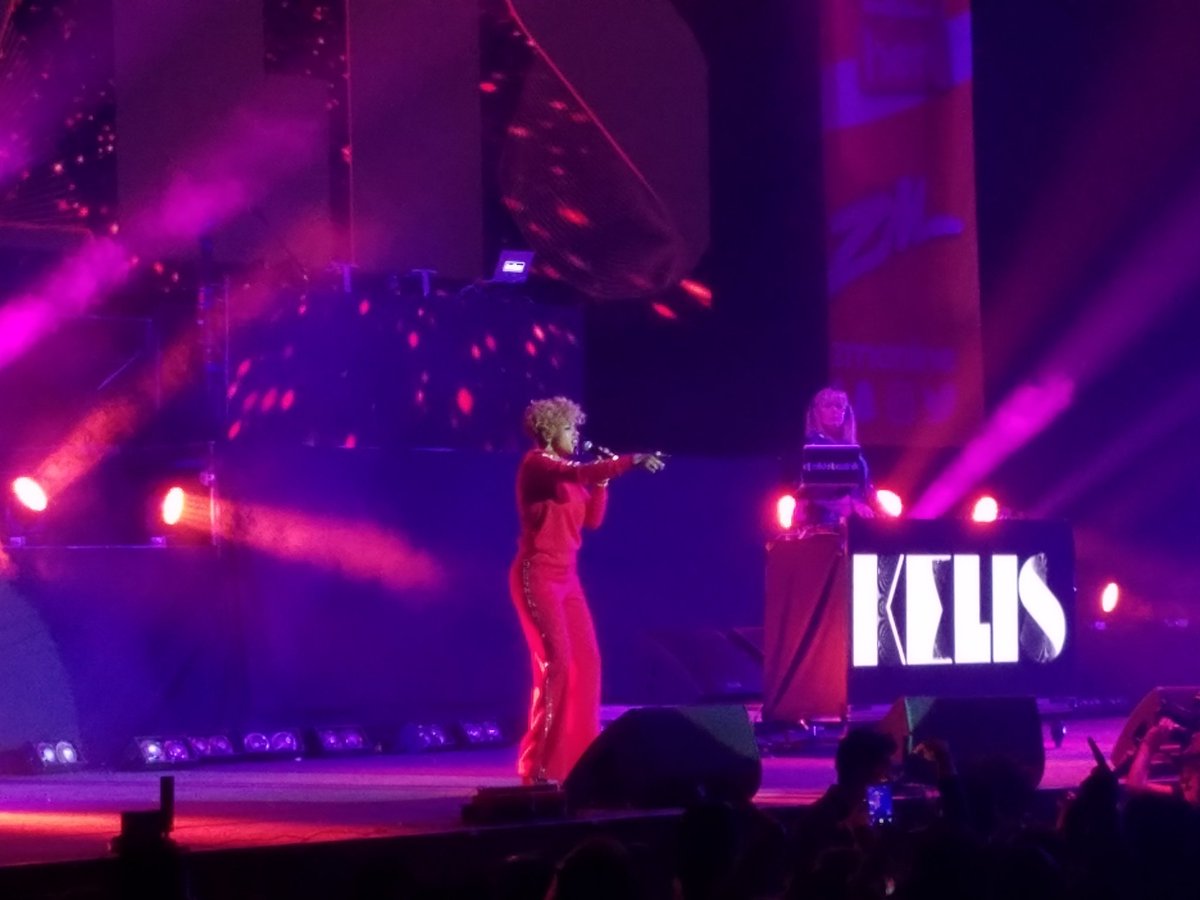 key_a_k's tweet photo. Mario!
Kelis!
Ne-Yo!
Craig David!
It was way too much to have in one night! #FridayJamsLive https://t.co/4SLHfotTrU