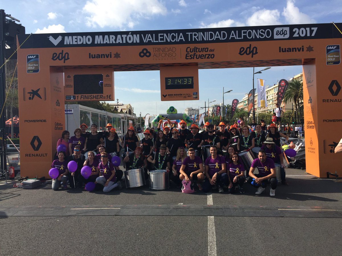 pablero55's tweet photo. Un abrazo a la BATU-AMPA. Finalmente la hemos #liadoparda Gracias a cada #finisher y gracias a #MedioMaratonVLC #MediaMaratonValencia https://t.co/PQTIYqt5lo