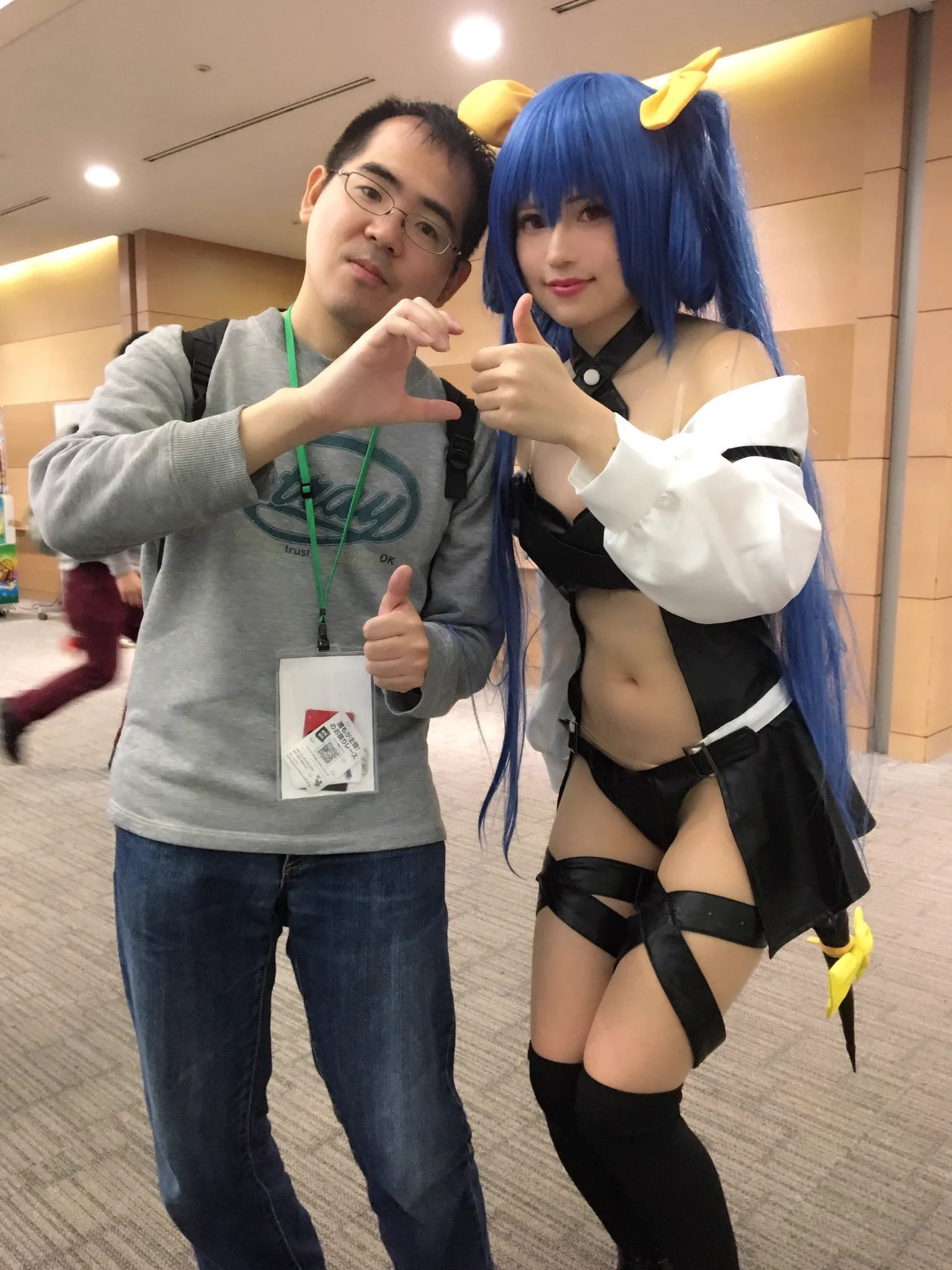 コスプレイヤーがハートマークを作ってくれない理由は？相方のためかもｗｗｗ