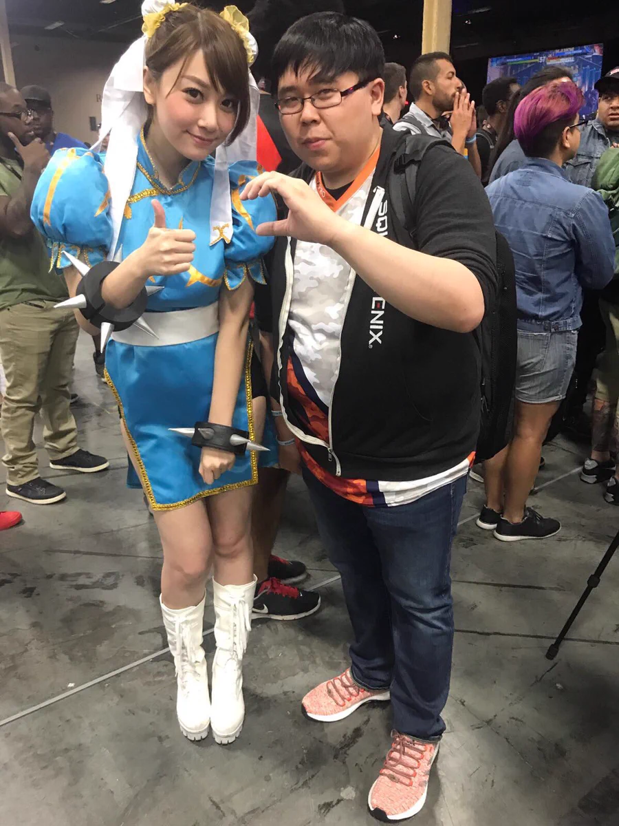 コスプレイヤーがハートマークを作ってくれない理由は？相方のためかもｗｗｗ