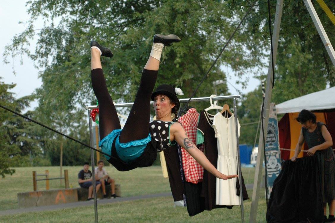 Alle 16.30 apertura della rassegna di #teatroragazzi #lamerendasospesa 
con uno #spettacolo di #Clown #acrobatica @Twiperbole <a href="/bolognatoday/">Bologna Today</a>