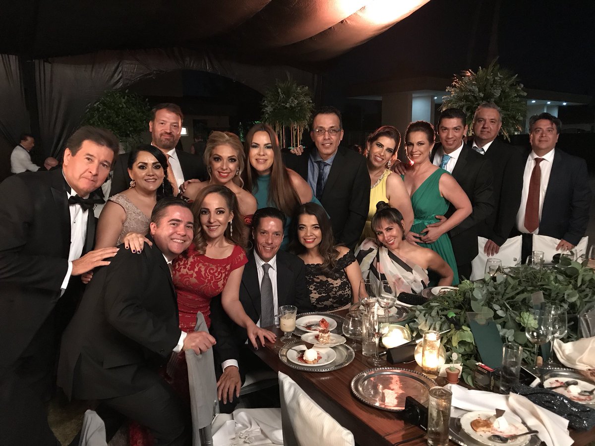 EDDYVARELA's tweet photo. The wedding of the year! #brector 5:29 am the night still Young! @lillydelgadog @supersonygirl @MarysolTaboada @MonerratA https://t.co/O94FgvSg7v