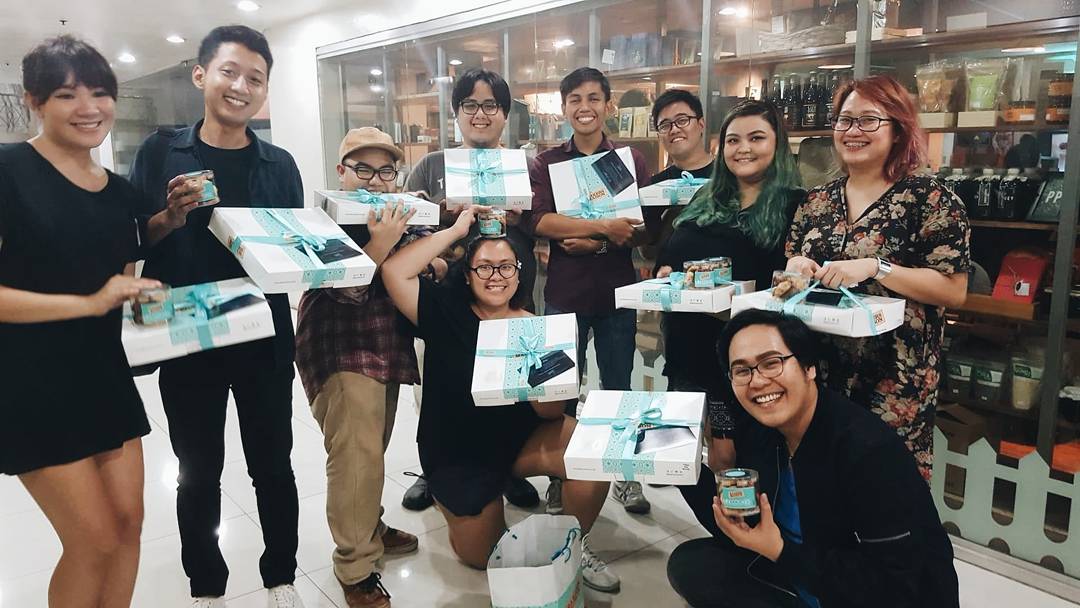wordsanonph's tweet photo. We stick together for bread-er or for worse. Thank you for giving us our bread-ily ever after @bakersmaisonph! Happy World Bread Month! 💖💖💖 https://t.co/V7BqhRMZKJ