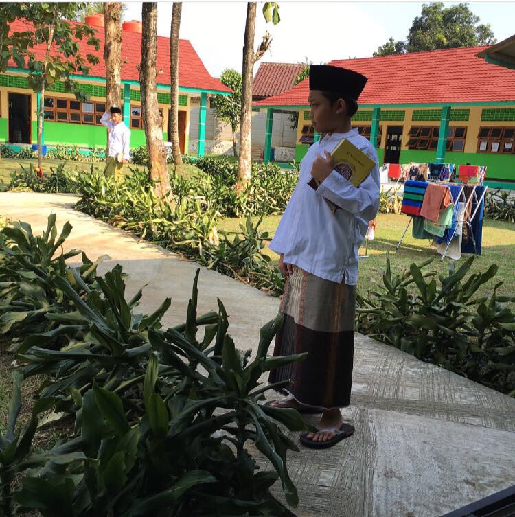 Santri itu kuat, moderat &amp; santun. Kuat dlm berprinsip, moderat dlm berpikir, santun dlm bertindak. #HariSantriNasional #AyoMondok