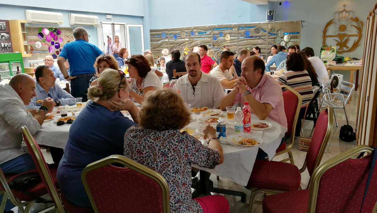 lacenademalaga's tweet photo. Muy buena jornada de convivencia la vivida ayer en nuestra casa hermandad, cuyo objetivo era hacerlo con nuestras familias. https://t.co/j8EoxFZe3n